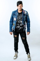 Denny Fabian Pressefoto 2019 - 5.jpg